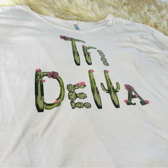 Tri Delta cactus 🌵 flowwy tee shirt - Picture 2 of 7